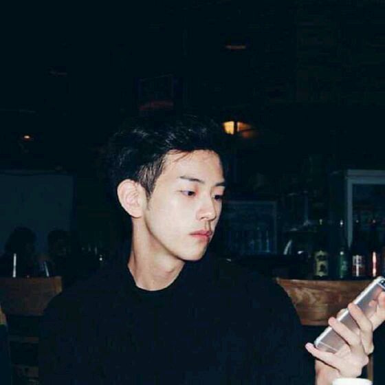 微信性感清纯男生头像