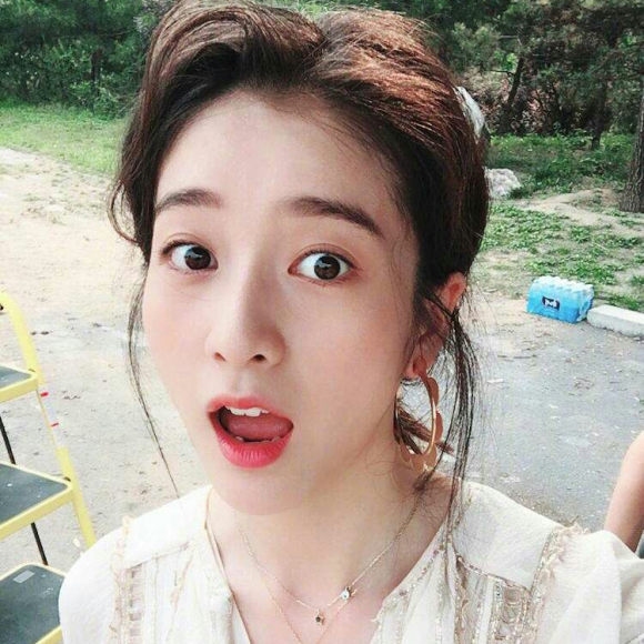 微信可爱清纯阳光女生头像