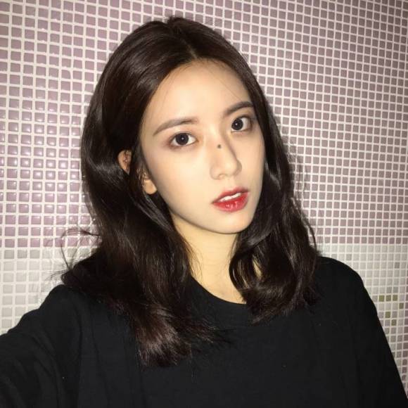 微信可爱清纯阳光女生头像