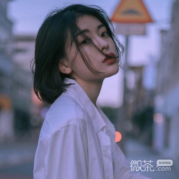 微信最潮深沉女生头像