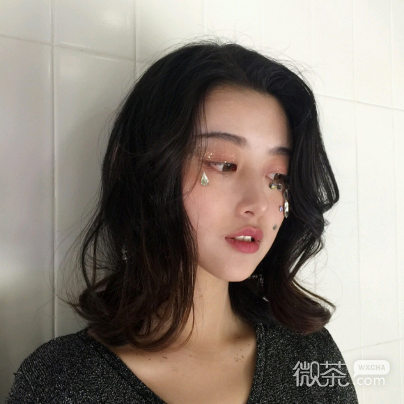 微信最潮深沉女生头像
