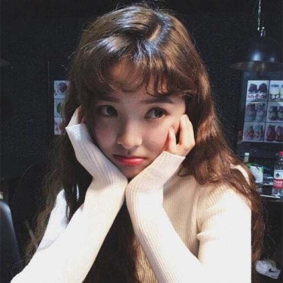 微信可爱清纯阳光女生头像