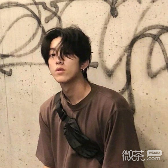 最潮洒脱阳光微信男生头像
