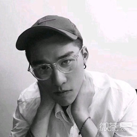 最潮洒脱阳光微信男生头像