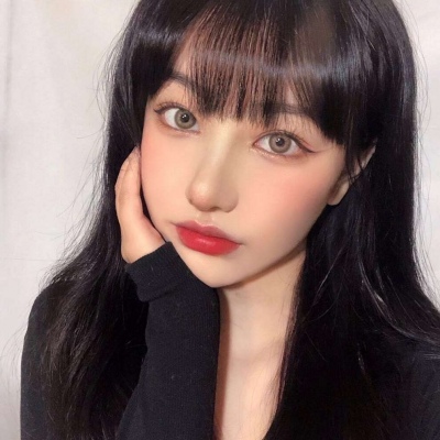 高冷好看的微信气质女生头像