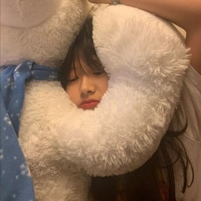 搞笑沙雕的微信逗比女生头像