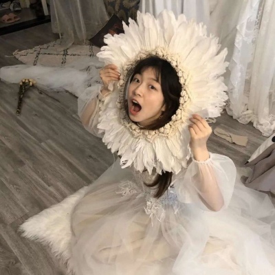 搞笑沙雕的微信逗比女生头像