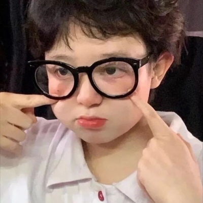 搞笑沙雕的微信逗比女生头像