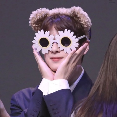 搞笑沙雕的微信逗比女生头像