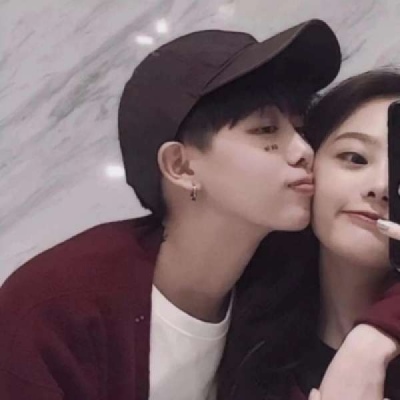 甜蜜恩爱的微信最新情侣头像