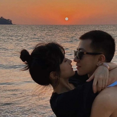 甜蜜恩爱的微信最新情侣头像