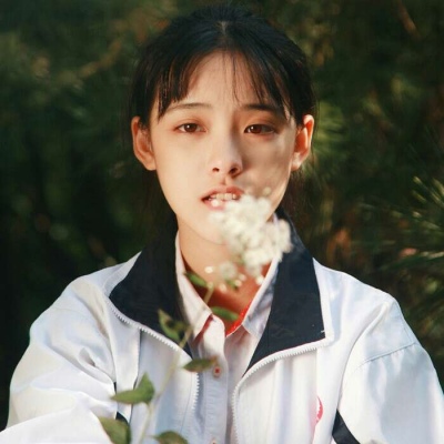 文艺知性的微信小清新女生头像