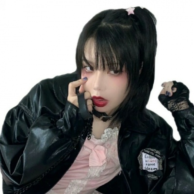 冷酷帅气的微信真人非主流女生头像