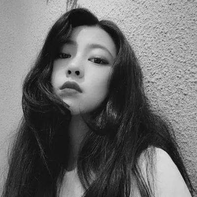 霸气好看的微信黑白女生头像
