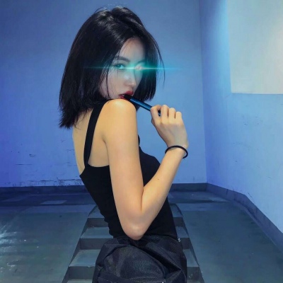 冷酷帅气的微信真人非主流女生头像