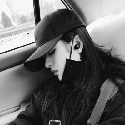 霸气好看的微信黑白女生头像