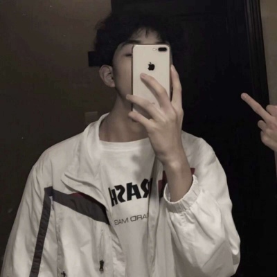 帅气遮脸的微信高颜男生头像