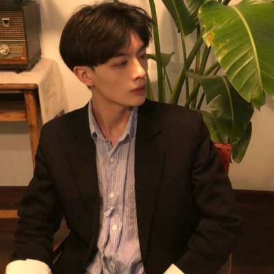 帅气高冷的微信成熟男生头像