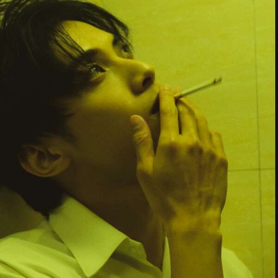 帅气高冷的微信成熟男生头像