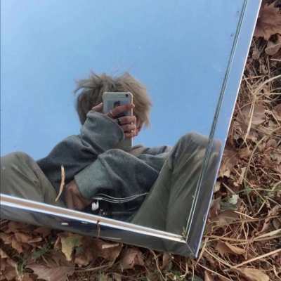 搞笑沙雕风格的微信男生头像