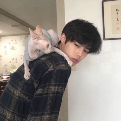 搞笑沙雕风格的微信男生头像