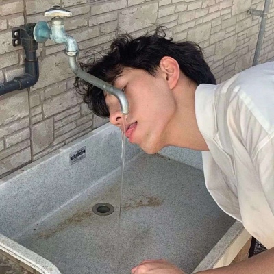 搞笑沙雕风格的微信男生头像