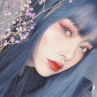 帅气原宿风的微信个性女生头像