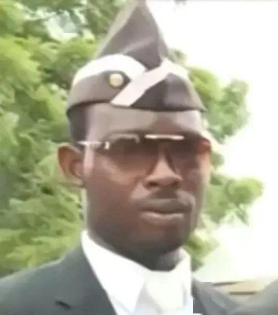 微信逗比六人黑人抬棺搞笑头像