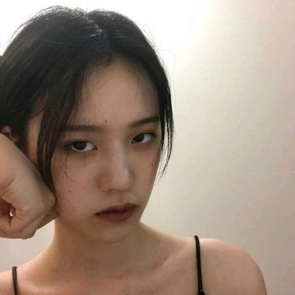 长发小清新文艺最潮微信女生头像