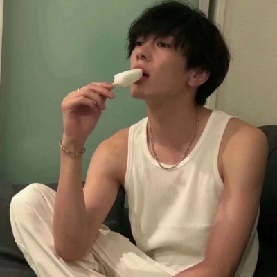 可爱搞怪的微信帅气男生头像
