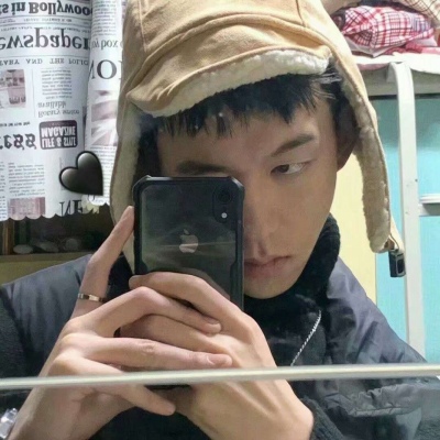 可爱搞怪的微信帅气男生头像