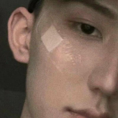 颓废伤感的微信真人男生头像
