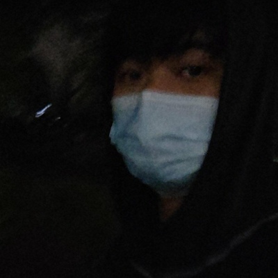 颓废伤感的微信真人男生头像