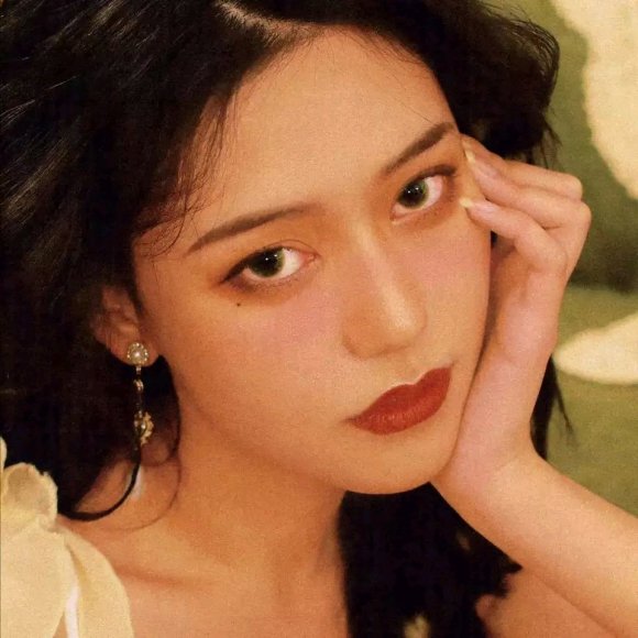 成熟冷酷搞怪微信女生头像