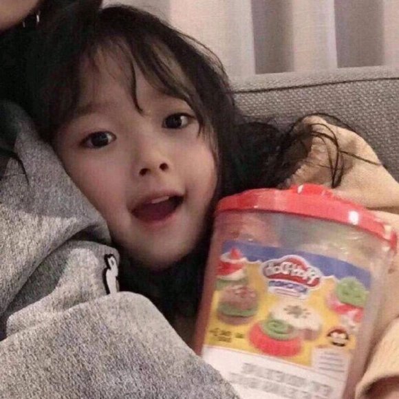 成熟冷酷搞怪微信女生头像