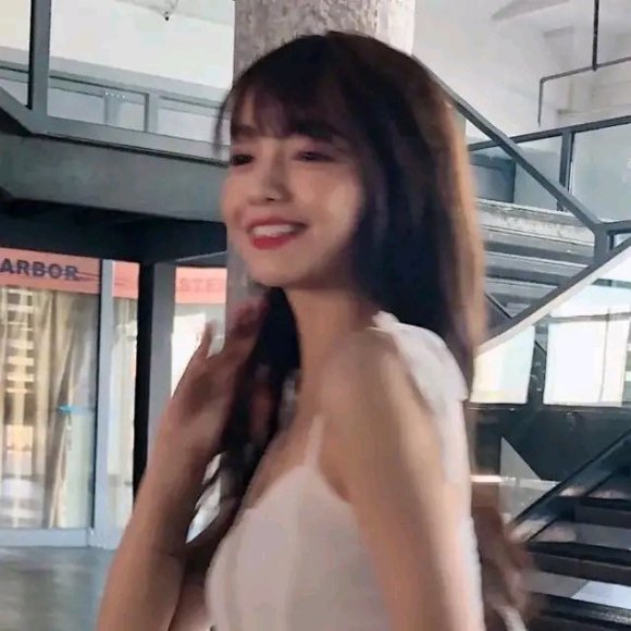 成熟冷酷搞怪微信女生头像