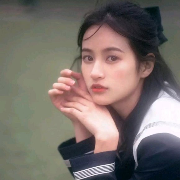 成熟冷酷搞怪微信女生头像