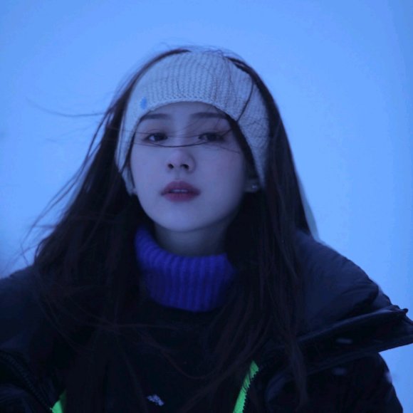 成熟冷酷搞怪微信女生头像