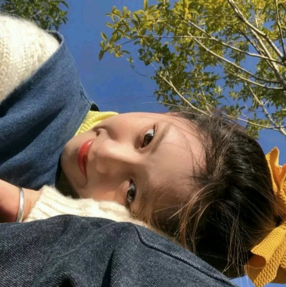 成熟冷酷搞怪微信女生头像