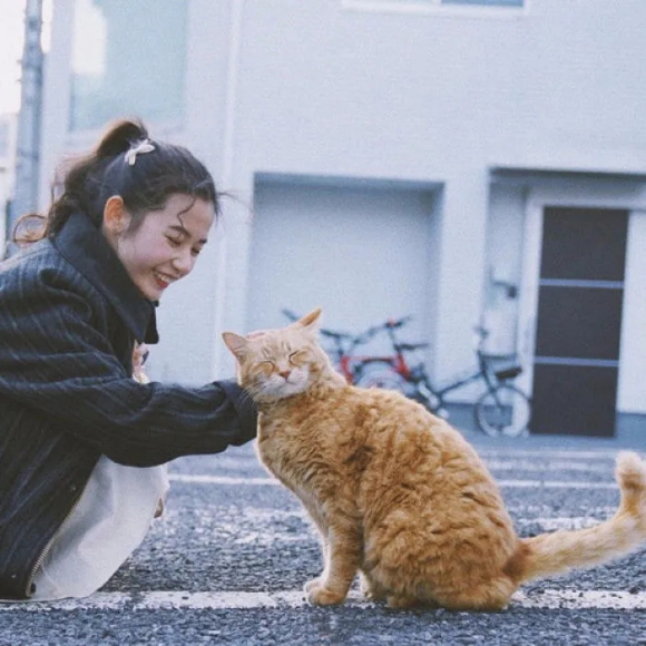 成熟长发最潮时尚微信女生头像