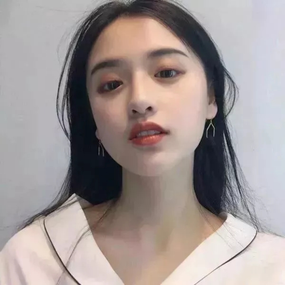 成熟长发最潮时尚微信女生头像