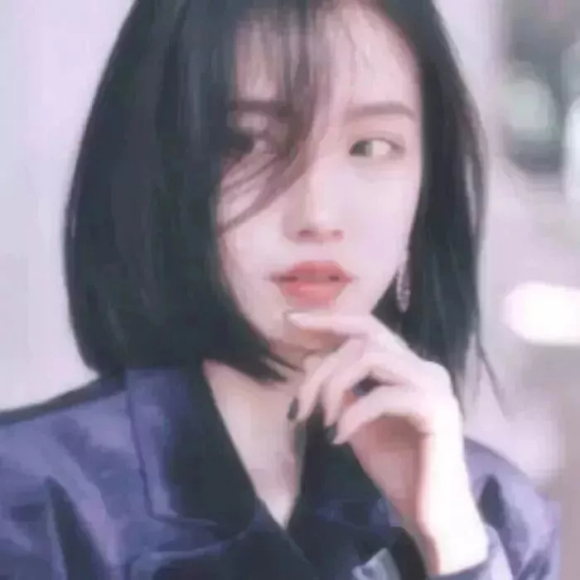 成熟长发最潮时尚微信女生头像