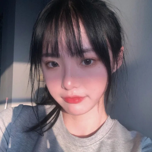 成熟长发最潮时尚微信女生头像