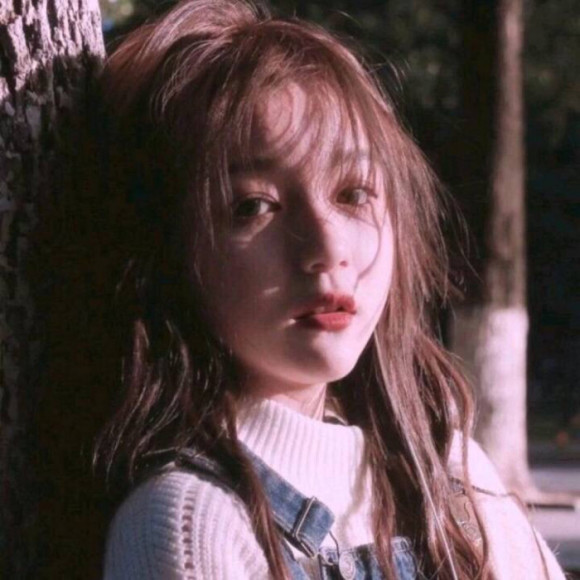 成熟长发最潮时尚微信女生头像