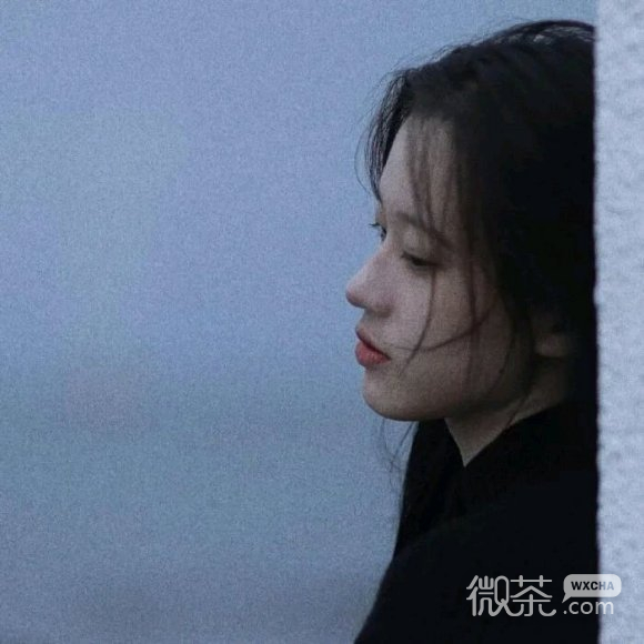 微信酷酷的气质阳光女生头像