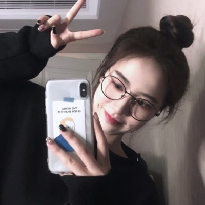 可爱卖萌的微信好看小姐姐头像