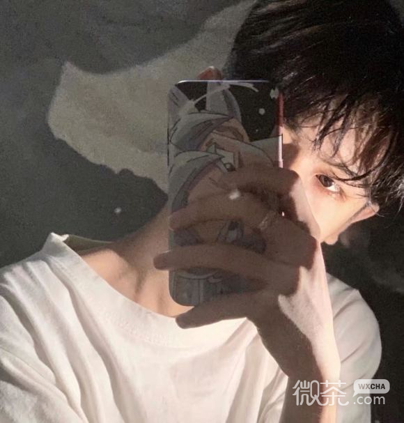 最潮洒脱微信男生头像