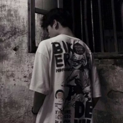 帅气鲜肉范的微信个性男生头像