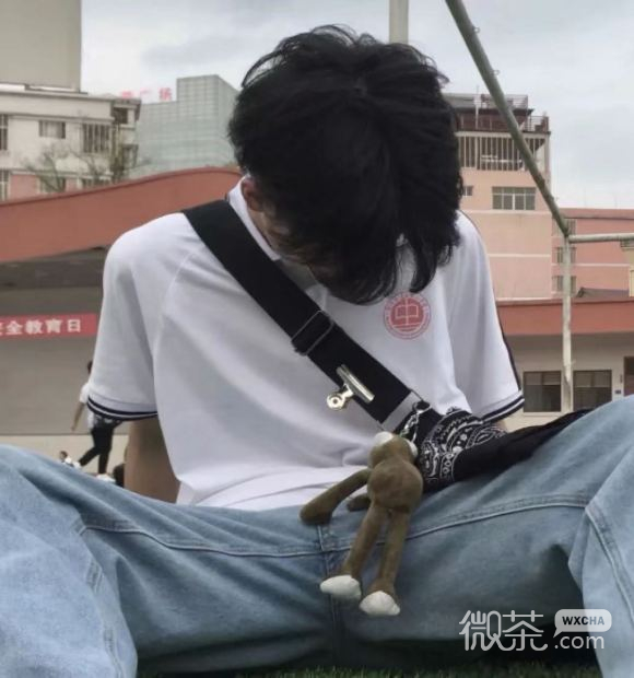 最潮洒脱微信男生头像