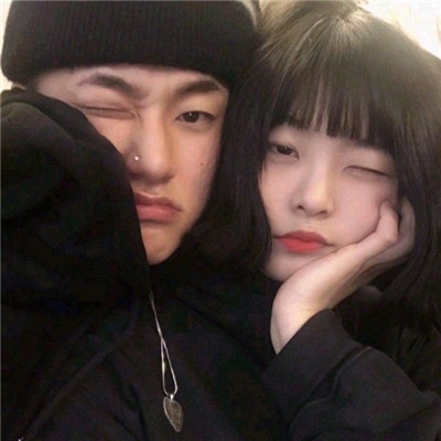 一左一右风格的微信个性情侣头像